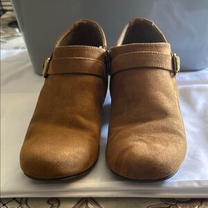 American Eagle Tan Mules with Adjustable Strap